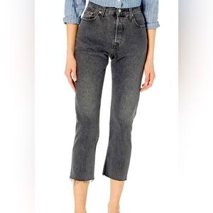 Dark grey Levi’s cropped jeans! Brand new never worn!